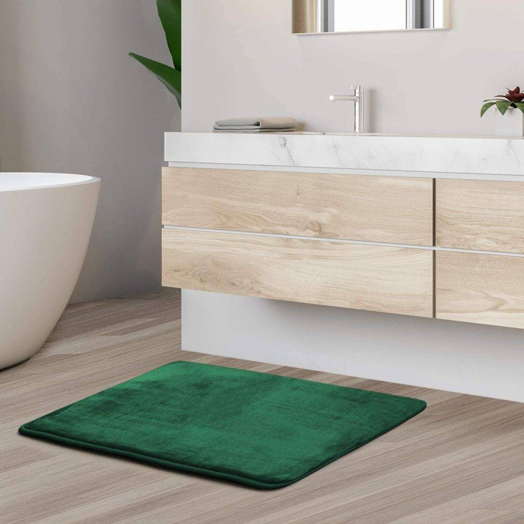green bath mat